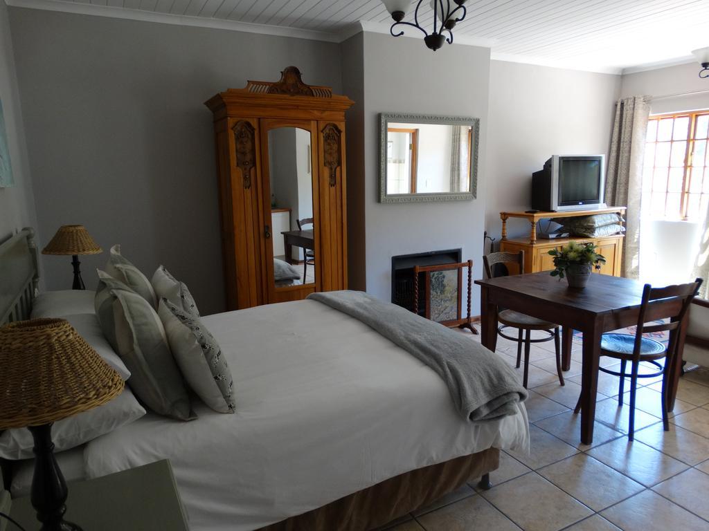 By The Way Guesthouse Clarens Szoba fotó